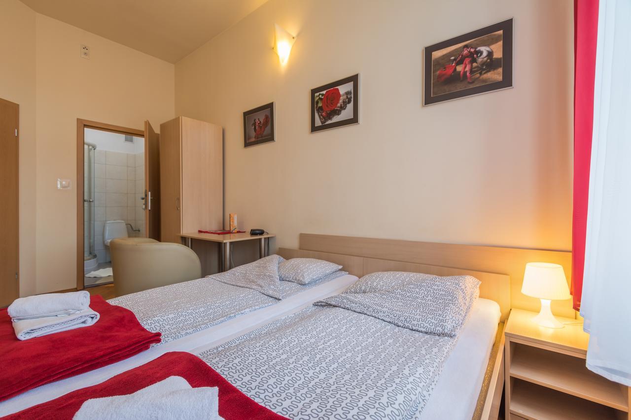 Euro-Room Rooms & Apartments Krakow Ngoại thất bức ảnh