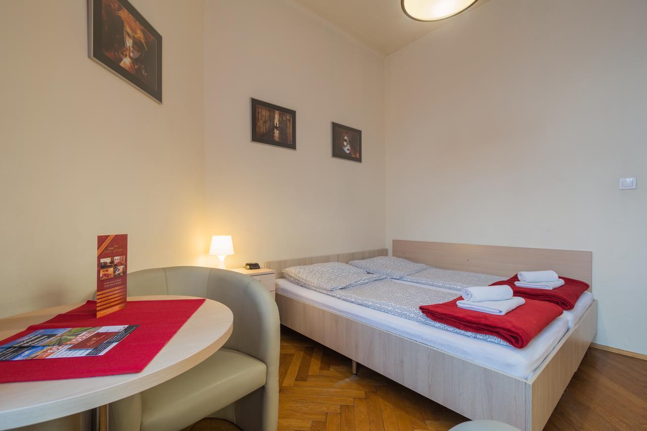 Euro-Room Rooms & Apartments Krakow Ngoại thất bức ảnh