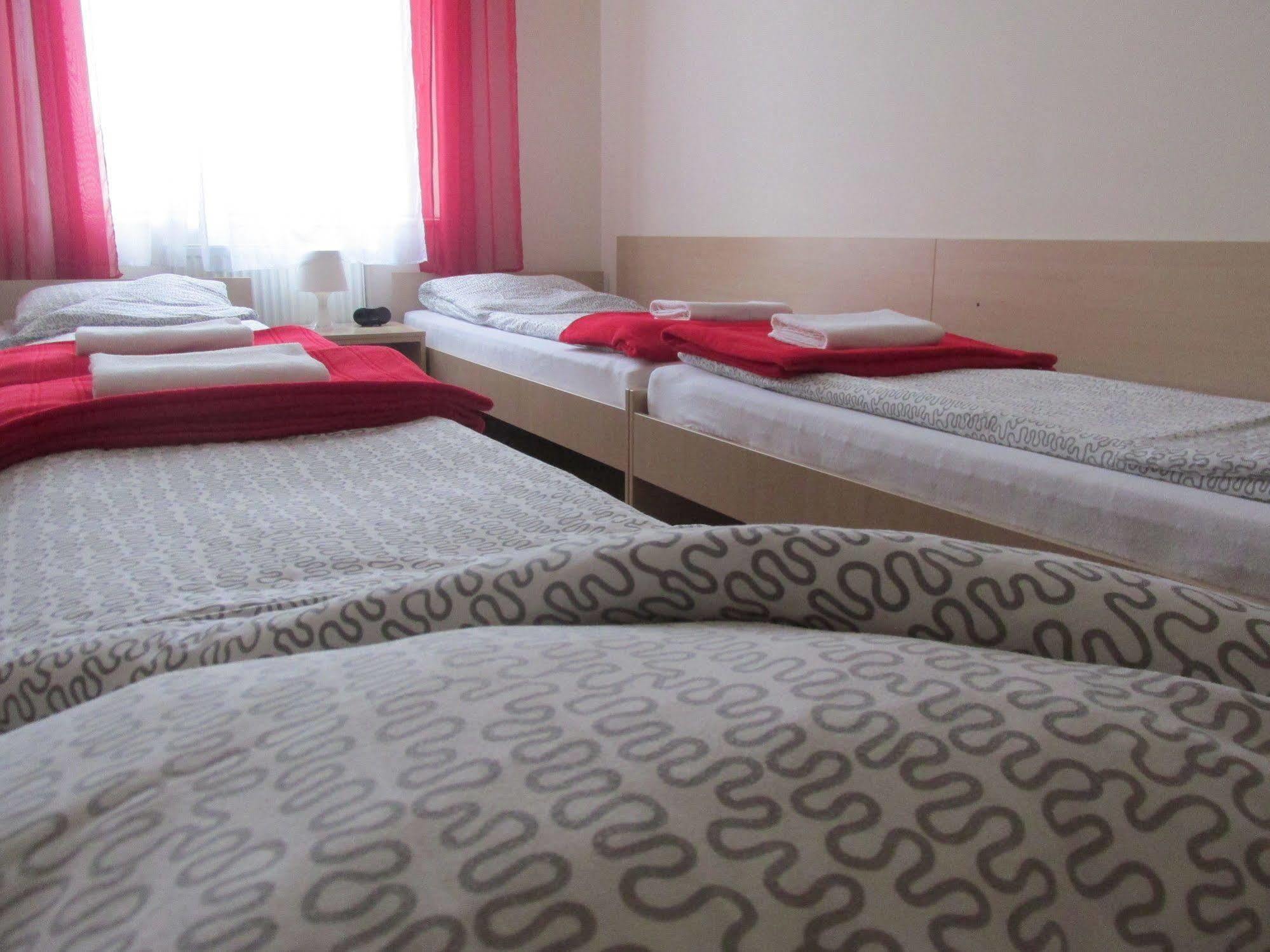 Euro-Room Rooms & Apartments Krakow Ngoại thất bức ảnh